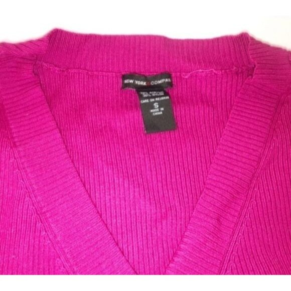 NEW YORK & CO.- WOMEN PULLOVER V-NECK BELTED KNIT SWEATER TOP-MAGENTA SIZE SMALL - Picture 4 of 4